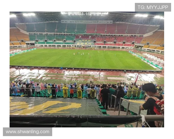 库尔德人对阵哥德堡的精彩较量展现足球魅力与团队精神 库尔德人对阵哥德堡的精彩较量展现足球魅力与团队精神