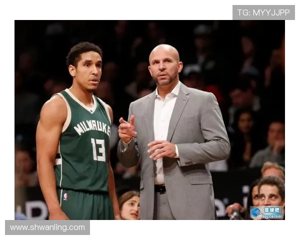 斯库特亨德森的崛起之路:从新秀到篮球明星的奋斗历程 斯库特亨德森的崛起之路:从新秀到篮球明星的奋斗历程