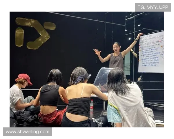 成都街舞团队协作实力大比拼创新高引领街舞新潮流