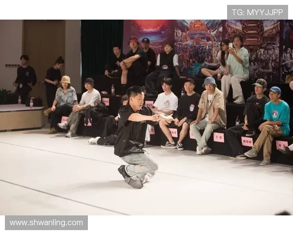 杭州街舞队与西安街舞队赛后复盘探讨灵活性表现与战术运用